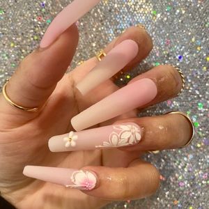 Press on nails
